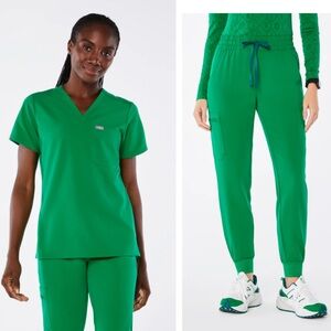SET! LIKE NEW Figs “Evergreen” scrubs - S